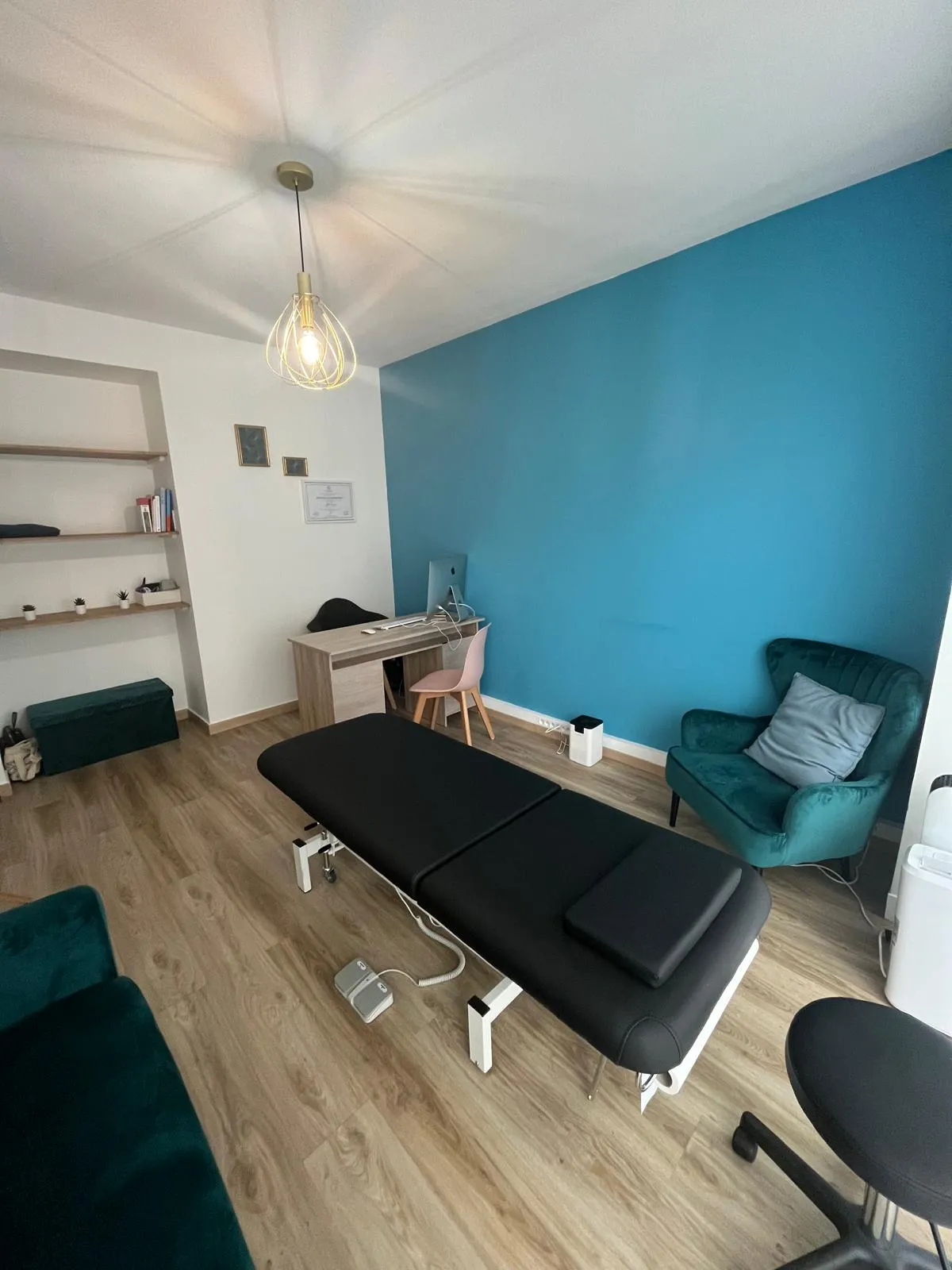 Table de soin au cabinet d'ostéopathie Julie Carlier